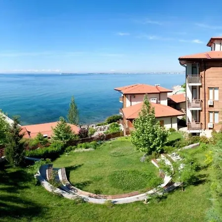 Paradise Place In The Garden Of Eden By The Apartmán