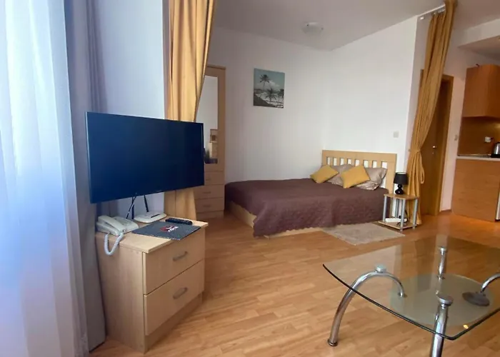 Paradise Place In The Garden Of Eden By The סבטי ולאס